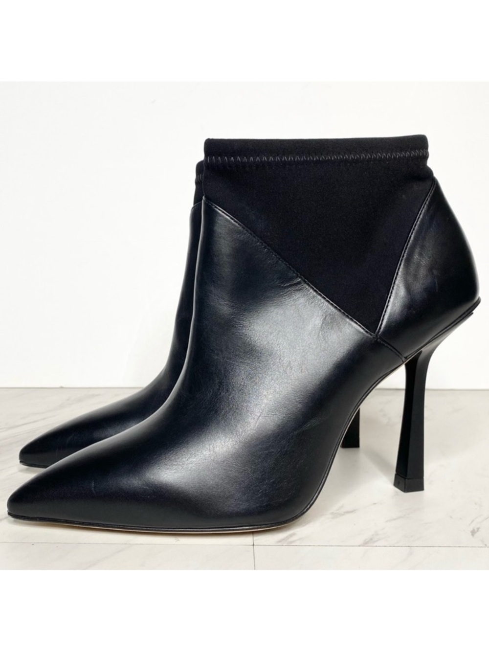 Stuart Weitzman Max Black Leather Pointed Toe Bootie 9 Narrow